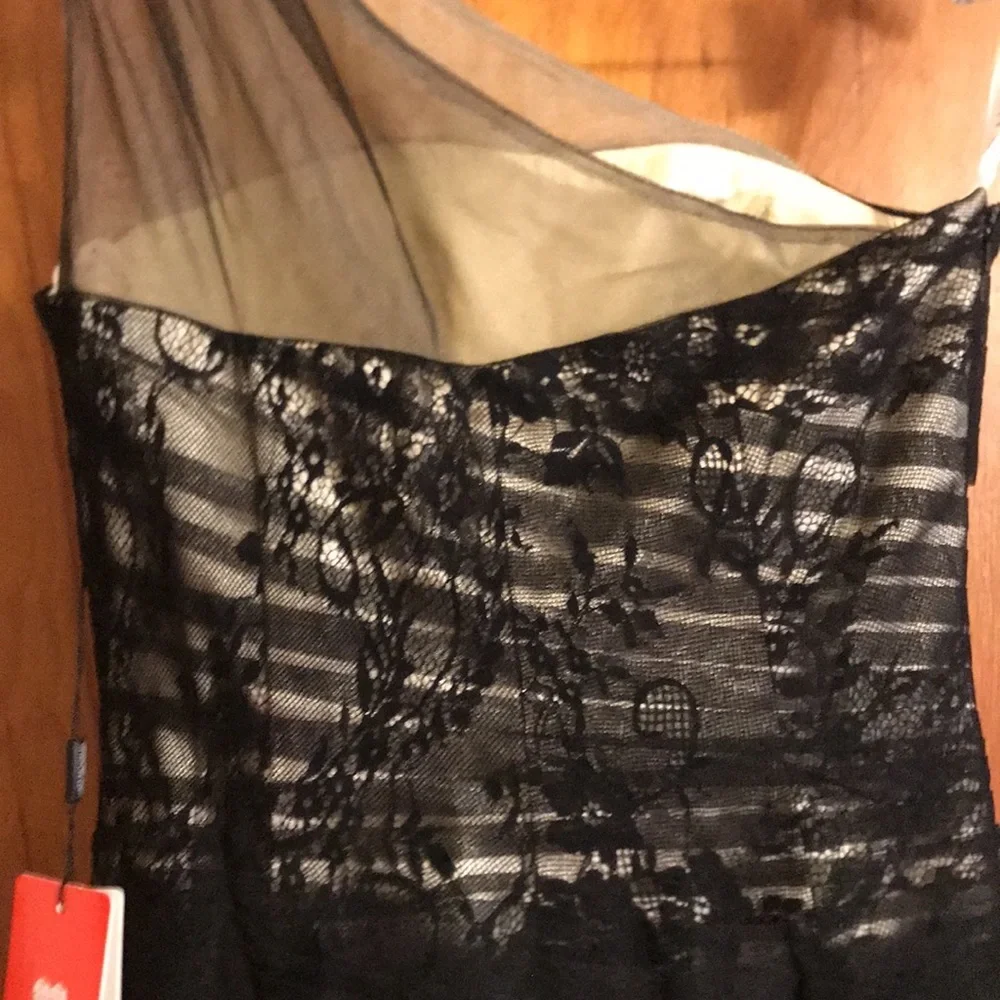 JJ’s One-Shoulder Ruched Sheath Dress - Picture 6 of 10